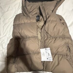 ALO Yoga Puffer Vest large